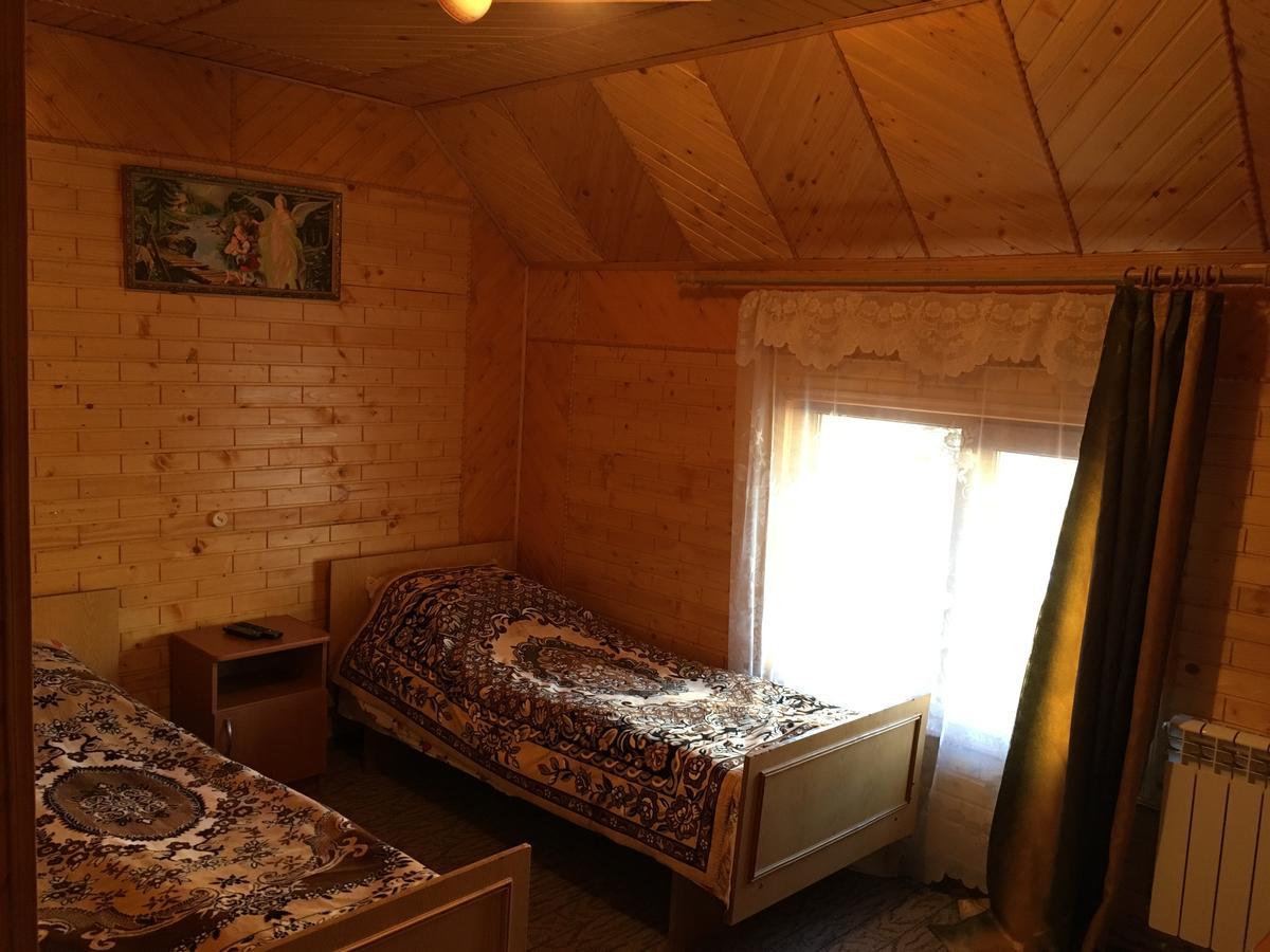 гостинний дім лелич Lodge *